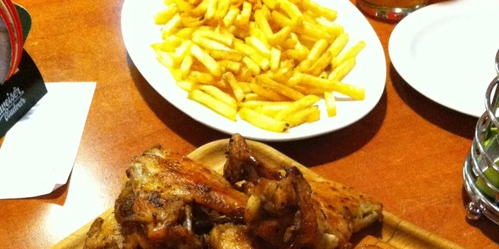Kilo křidélek s hranolky dle vašeho výběru – na indický způsob nebo na grilu
