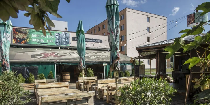 Dvě libovolné pizzy z jídelního lístku a hodina billiardu nebo karambolu
