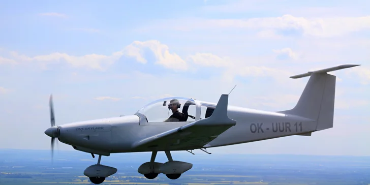 Na chvilku pilotem: poznávací a navigační lety v ultralightu Skylark vč. záznamu