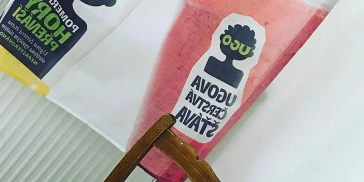 Káva a libovolný zákusek z denní nabídky: zabaleno pro odnos s sebou