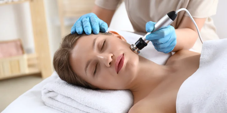 Neinvazívny lifting alebo mezoterapia s úpravou a farbením obočia