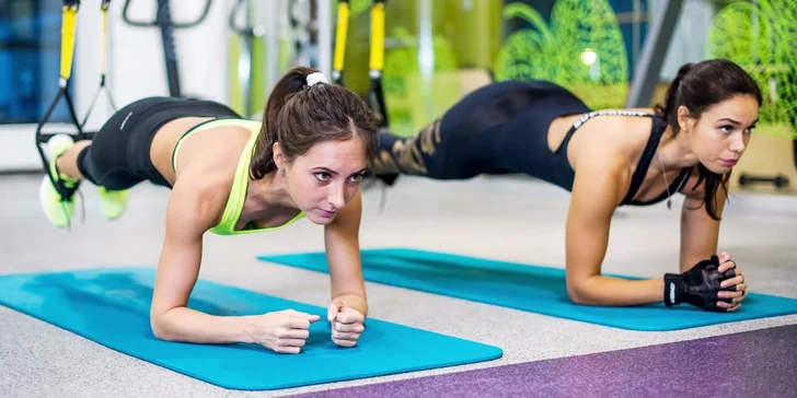 Až 5 skupinových lekcí s osobním trenérem v dámském fitness