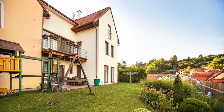 Poznejte krásy Českého Krumlova: pobyt s hodinou ve vířivce, ideální pro pár i celou rodinu