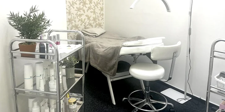 V nabídce jsou různé druhy kosmetických ošetření – například základní, relaxační, anti-age či hydratační.