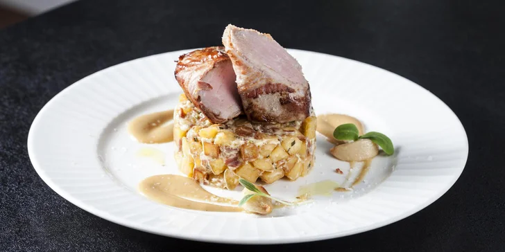 Těšit se můžete také na večeři v moderní restauraci (dle zakoupené varianty).