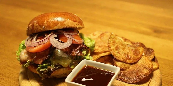 1 nebo 2 burgery dle výběru ze široké nabídky i ve vegetariánské verzi
