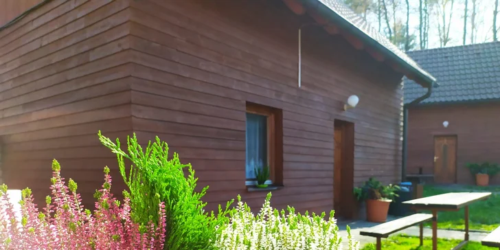 Vyrazte na podzimní túru do přírody nebo v zimě na lyžovačku.
