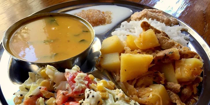 4chodové vegetariánské menu All You Can Eat v indickém stylu