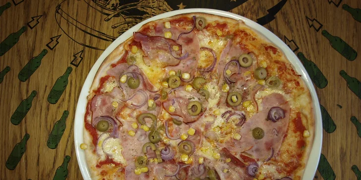 Dvě libovolné pizzy z jídelního lístku a hodina billiardu nebo karambolu
