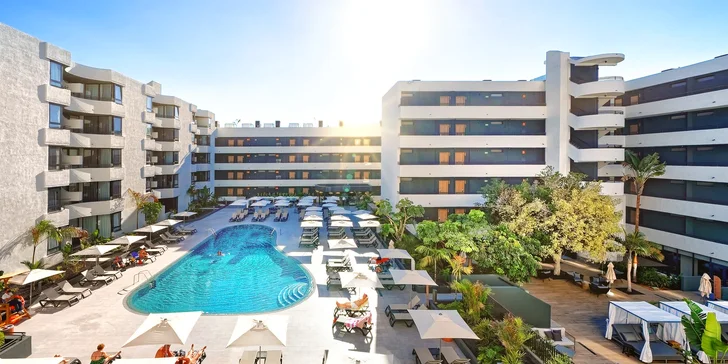 Letecky na Tenerife: 4* Hotel Hovima Suites Costa Adeje s polopenzí nebo all inclusive, bazény a kousek od pláže