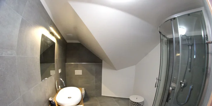 Nechybí ani vlastní koupelna.