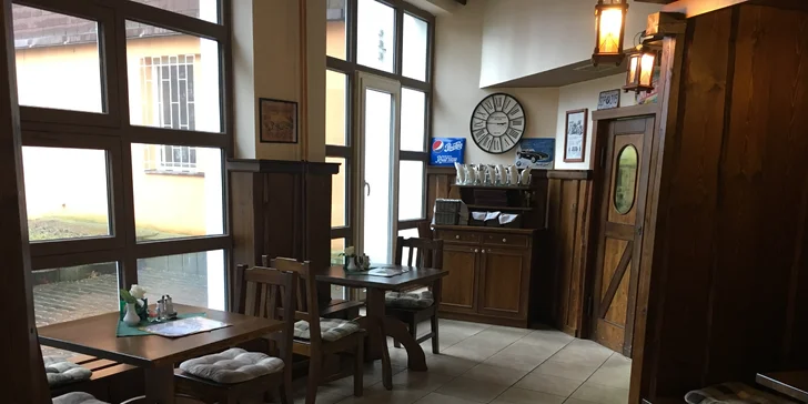 Bašta po americku: Kuřecí nebo hovězí burger, hranolky a domácí omáčky pro dva