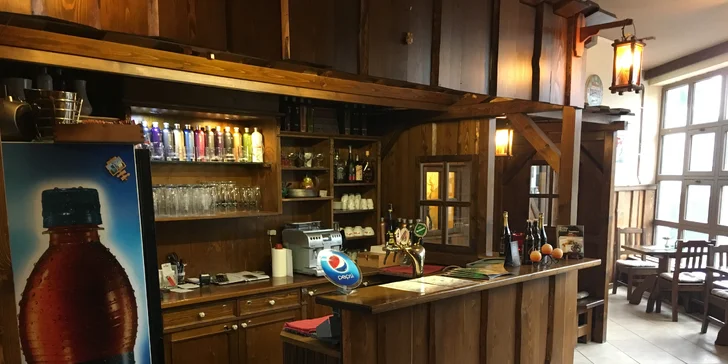Bašta po americku: Kuřecí nebo hovězí burger, hranolky a domácí omáčky pro dva