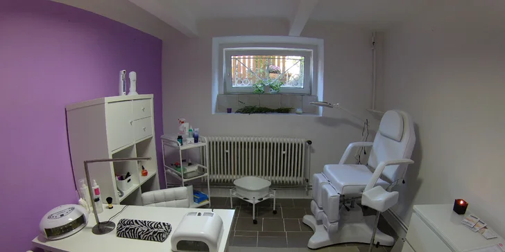 Nožky jako v bavlnce: SPA pedikúra včetně peelingu a lehké masáže