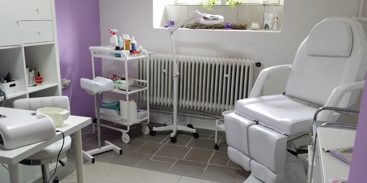 Nožky jako v bavlnce: SPA pedikúra včetně peelingu a lehké masáže