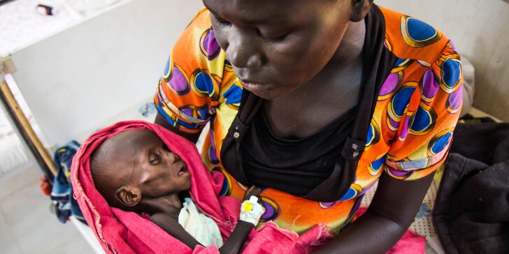 Pomozte dětem ohroženým hladomorem v Jižním Súdánu: speciální výživa a léčba