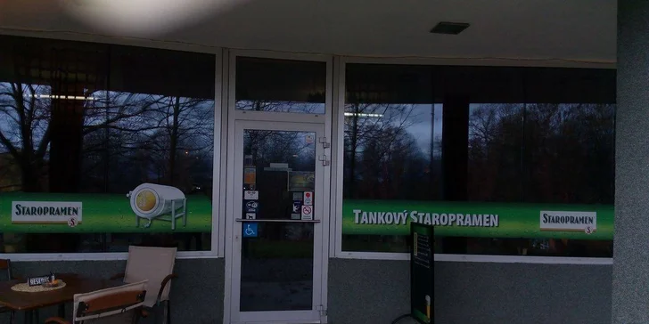 Realistický závodní simulátor Formula 1 až pro 4 kamarády