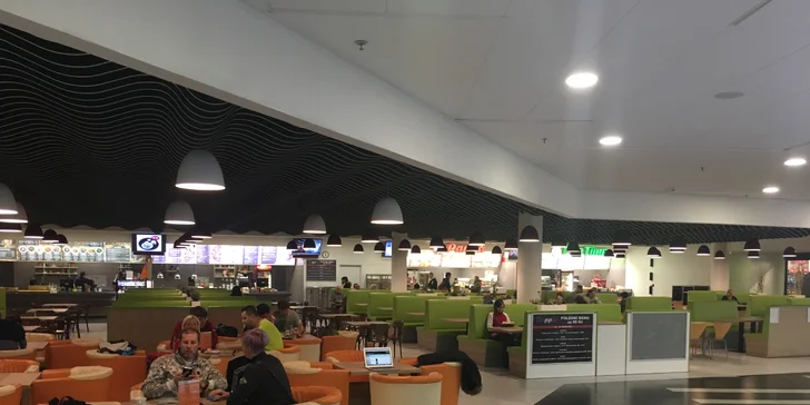 Italská pizza dle vlastního výběru: s rajčatovým i smetanovým základem