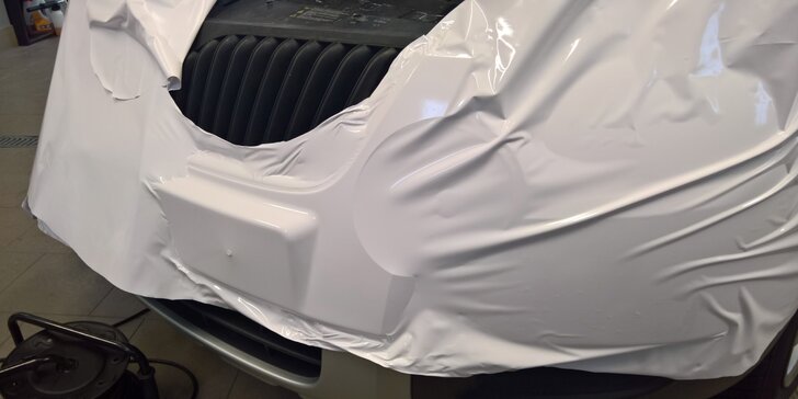 Ochrana a změna vzhledu vozidla karbonovými nebo wrap fóliemi v Big Luy Garage