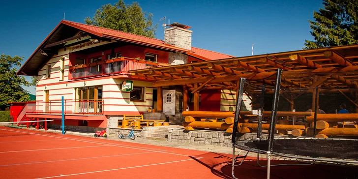 Pohodové jaro na břehu Lipna: Penzion s polopenzí a nabídkou sportu i relaxace