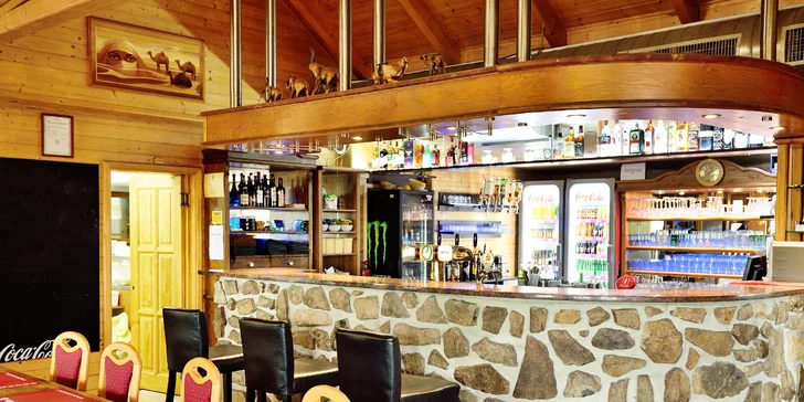 V restauraci si každé ráno dáte snídani a večer večeři. Menu je předem dané. 