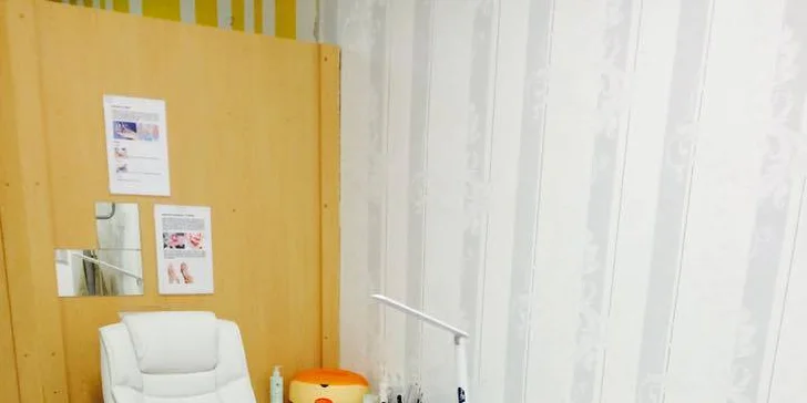 Modeláž nehtů včetně parafínového zábalu