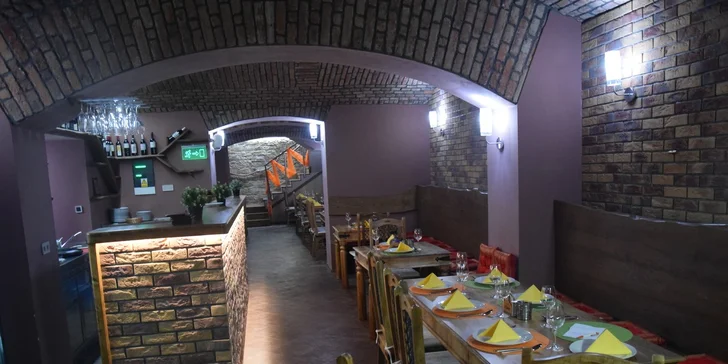 Chuť pravé Indie: několikachodová hostina s masem nebo vege pro 2 osoby