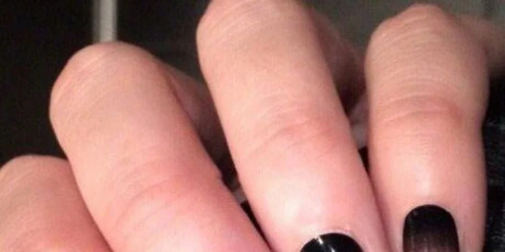 Lakováni nehtů Shellacem v ombré stylu včetně manikúry