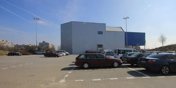 Lezení na stěně nebo boulderu pro děti i dospělé: dohled instruktora i vybavení