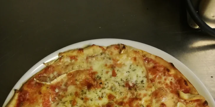 Ať vám to křupe: 2 pizzy ⌀ 32cm dle výběru