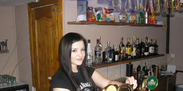 Když na maso, tak k Joštovi: Kilo pečených marinovaných žeber se vším všudy