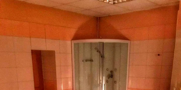 Hodinová masáž zad, šíje, nohou i chodidel: výběr z pěti druhů vč. Lomi Lomi
