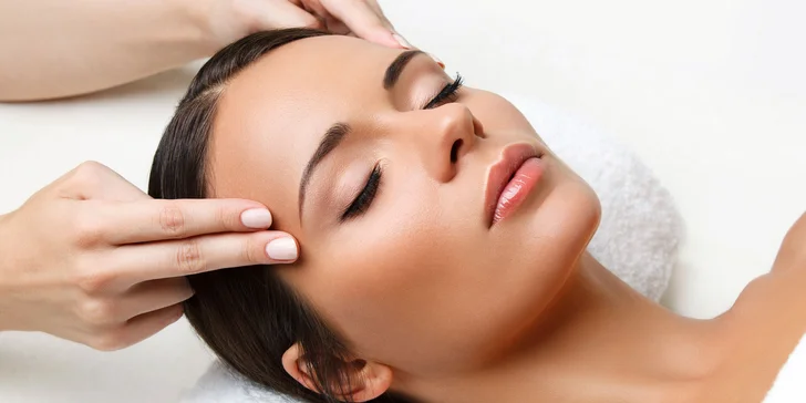 Non-stop krásná: permanentní make-up horních i dolních očních linek
