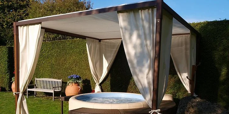 Venkovní vířivky Softub dle výběru ze 3 modelů vč. dovozu a montáže