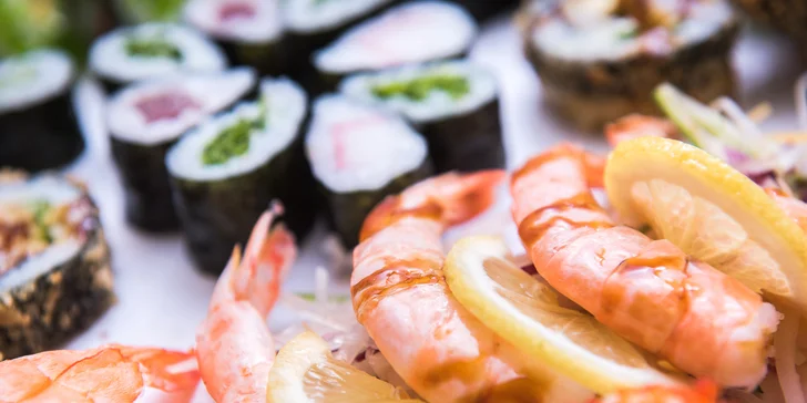 Láska na první sousto: Famózní sushi sety v designové restauraci v srdci města
