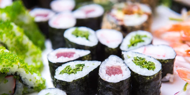 Láska na první sousto: Famózní sushi sety v designové restauraci v srdci města