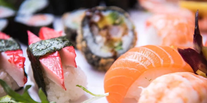 Láska na první sousto: Famózní sushi sety v designové restauraci v srdci města