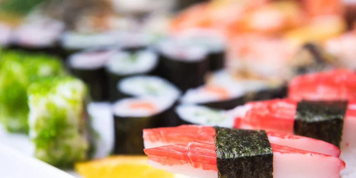 Láska na první sousto: Famózní sushi sety v designové restauraci v srdci města