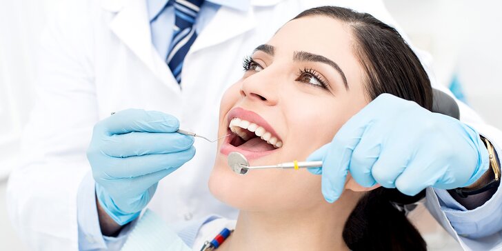 Na cestě za dokonalým úsměvem: Dentální hygiena v délce 45 minut
