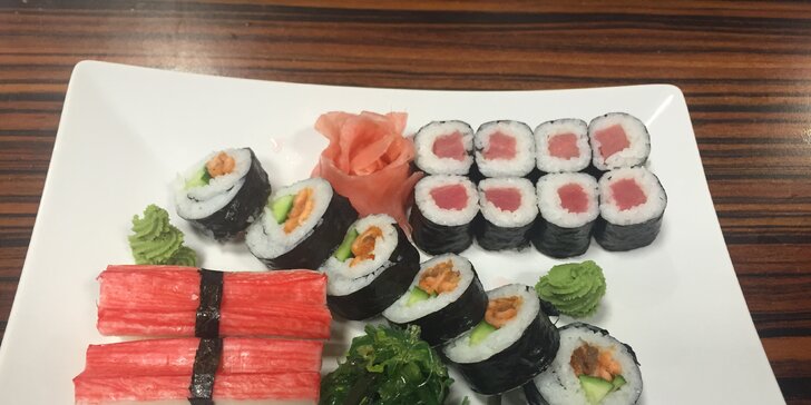 Vyladěné sushi sety: 16 nebo 36 rolek s tuňákem, lososem, krevetou či avokádem