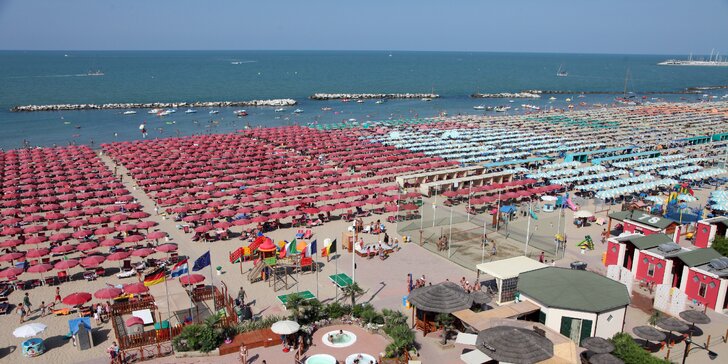 Dominanty San Marina s pobytem na pláži v Rimini: odpolední koupání a slunění