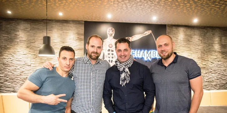Únik z tajemné pracovny: hodinová escape game pro skupinu 2–6 hráčů