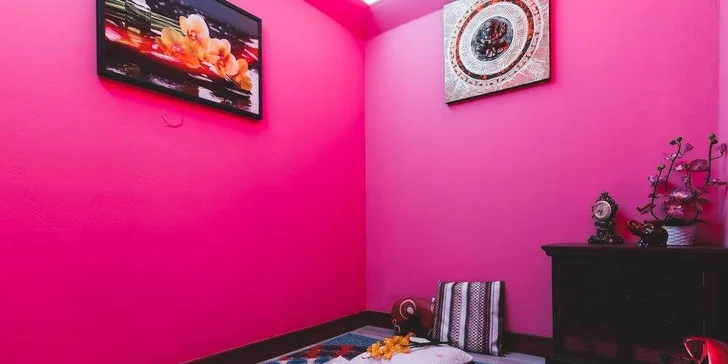2 hodiny relaxu: Thajská nebo olejová masáž a vstup do hřejivé sauny