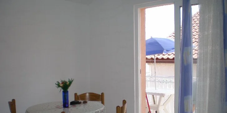 Vodice v Chorvatsku: 7 nocí v apartmánu s dopravou + dítě do 4,99 let zdarma