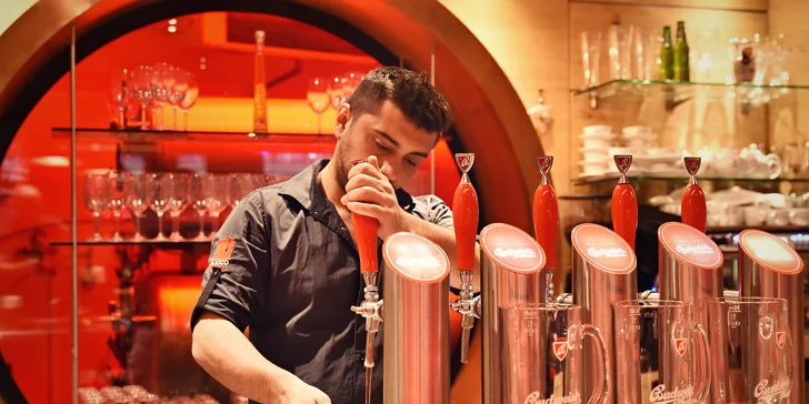 S kamarády na pivo: 4 orosené půllitry tankového Budvaru na Starém Městě