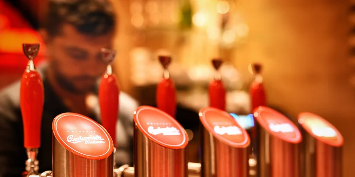 S kamarády na pivo: 4 orosené půllitry tankového Budvaru na Starém Městě