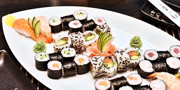 Japonsko na talíři: set se 44 sushi rolkami a 2 miso shiru polévky