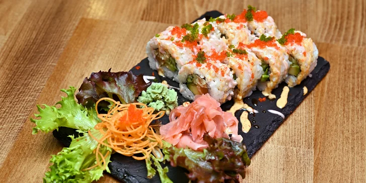 Vybrat si můžete svěží sushi set ideální pro lehký oběd nebo pohodovou večeři.