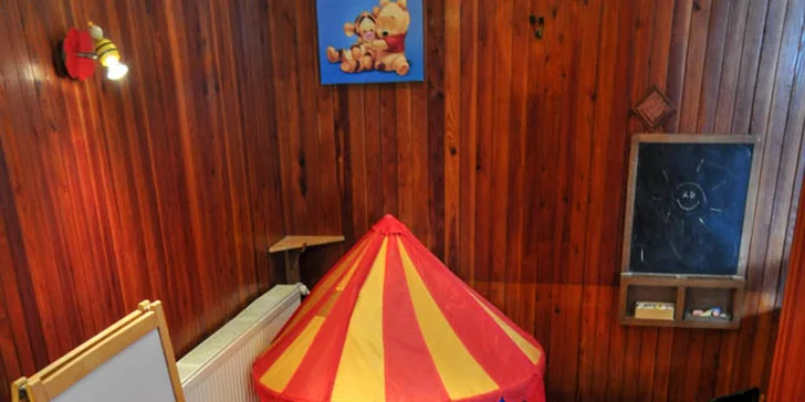 A pro děti si připravili vnitřní koutek i venkovní hřiště.