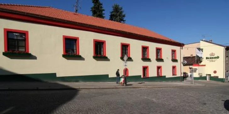 1690 Kč za romantický pobyt pro DVĚ osoby na tři dny v rodinném hotelu Kouty na Českomoravské vrchovině s bohatým kulturním, gastronomickým a sportovním programem se slevou 52%.